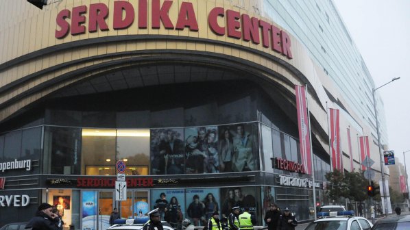 Тъпаци от провинцията на мол в София (юли 2014)