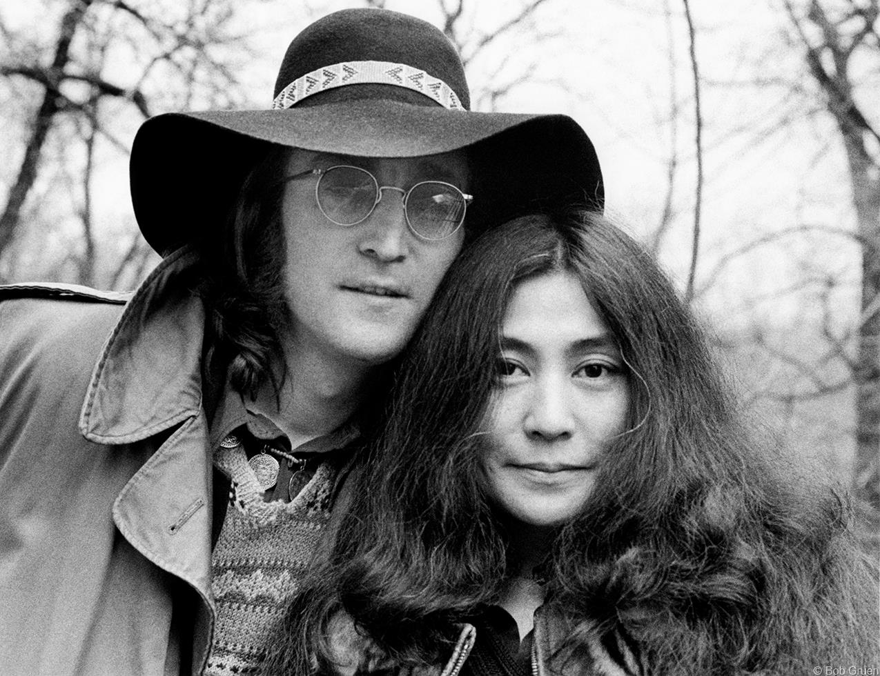 Вучето си пее “Give peace a chance” и разказва историята на Джон и Йоко